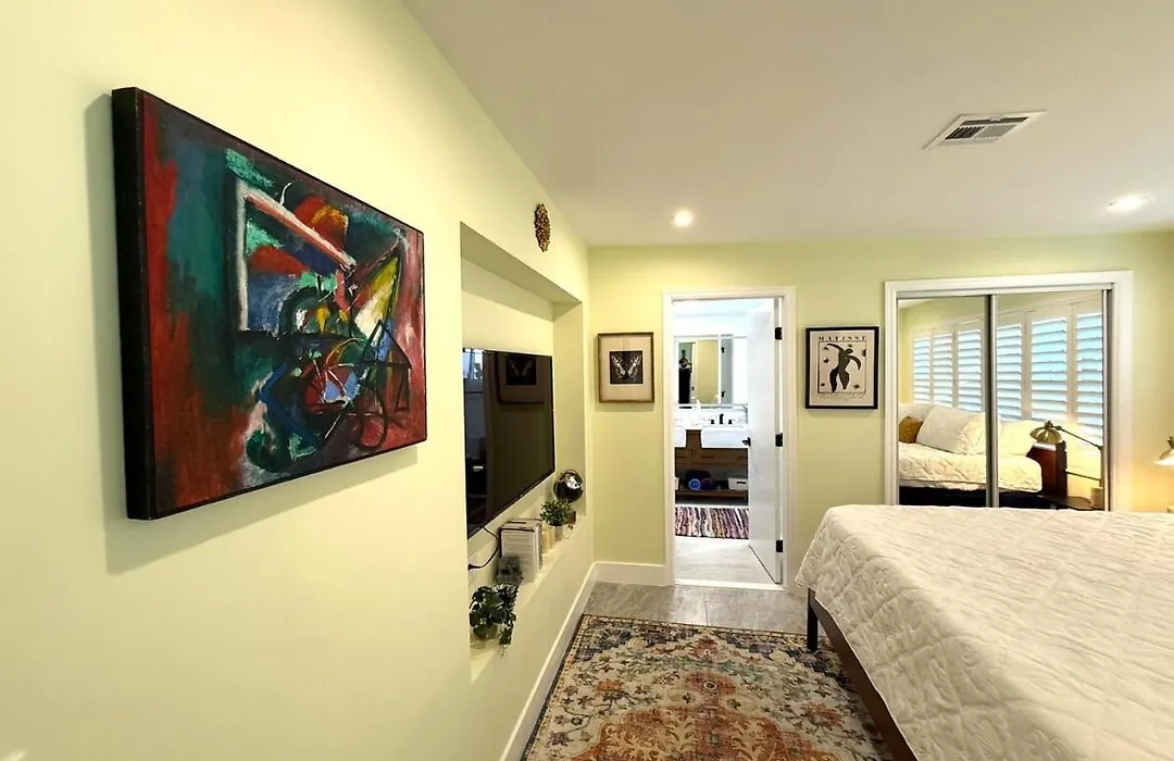The Pines Hideaway-Wilton Manors-1