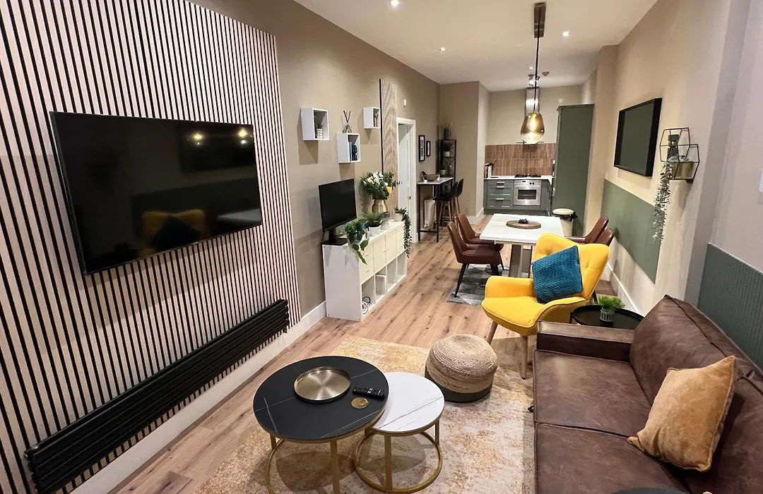 Private Room In Stunning Shared Apartment Newly Refurbished-1
