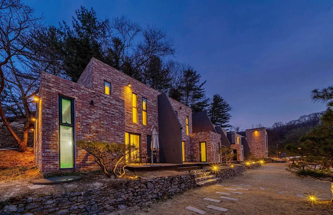 Gapyeong Pension The Q24 Spa N Pool Villa-1