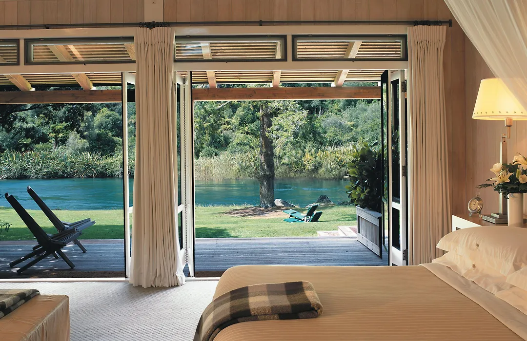 Huka Lodge, Beckons-1