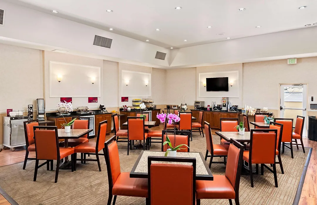 Best Western Plus Royal Oak Hotel-1