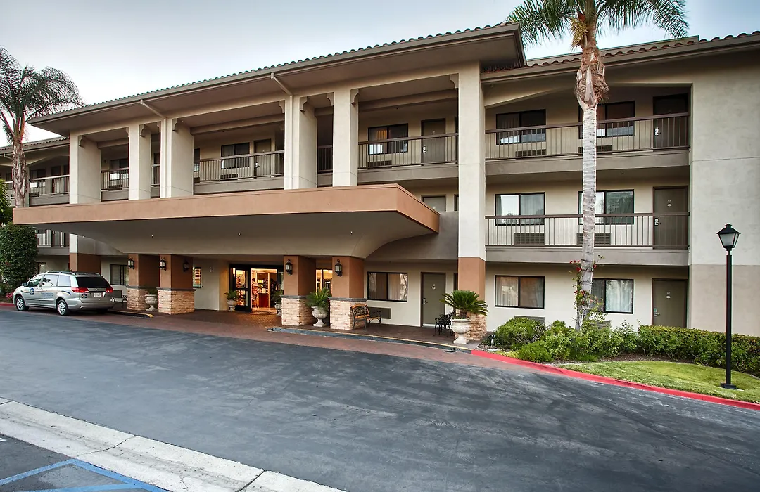 Best Western Plus Orange County Airport North-1