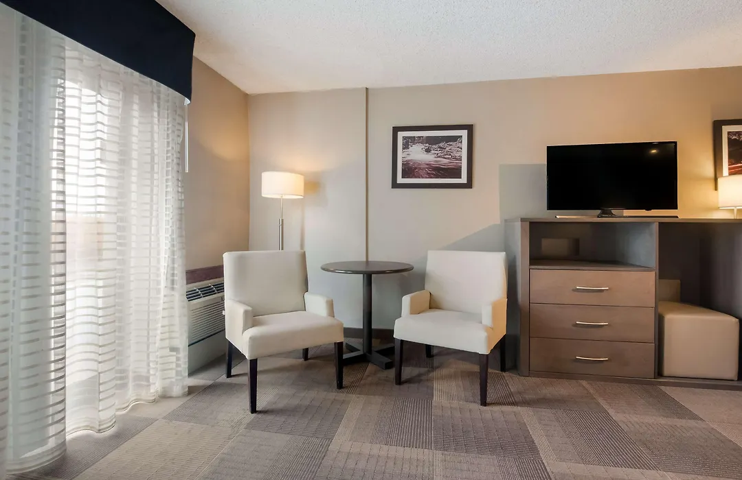 Best Western St Catharines Hotel & Conference Centre-1