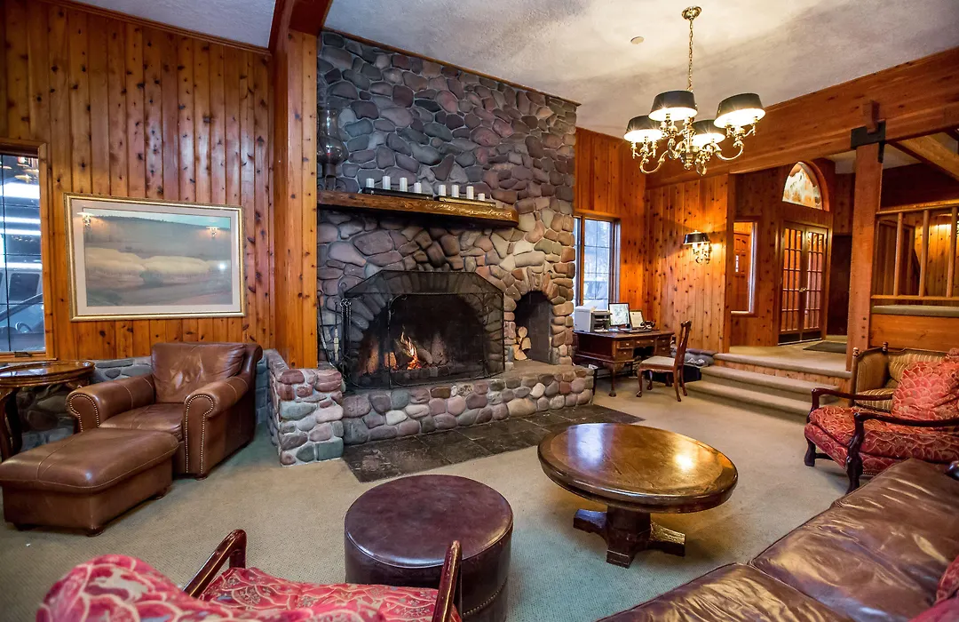 Kandahar Lodge At Whitefish Mountain Resort-1