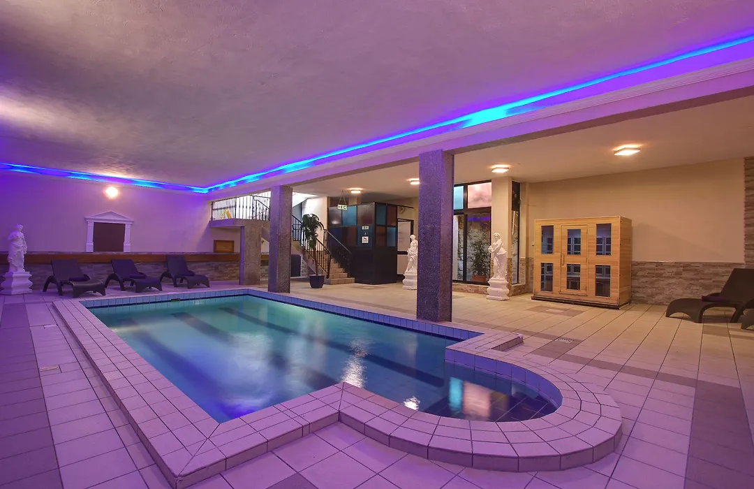 Canifor Hotel-1