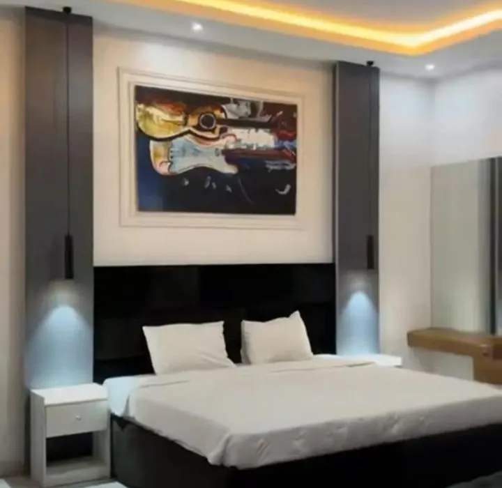 Exquisite And Beautifully Serviced 4Bedroom Shared Apartment-1