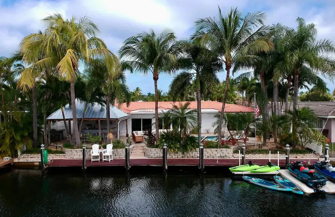 Waterfront With Pool Spa Tiki Bar And 1 Mile To Beach-1