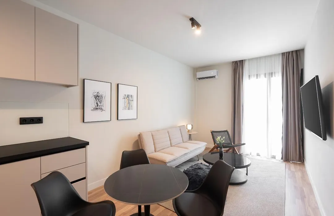 Modern 2Br With Rooftop Jacuzzi & Sauna Access-1