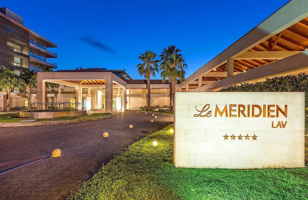 Le Meridien Lav Split-1