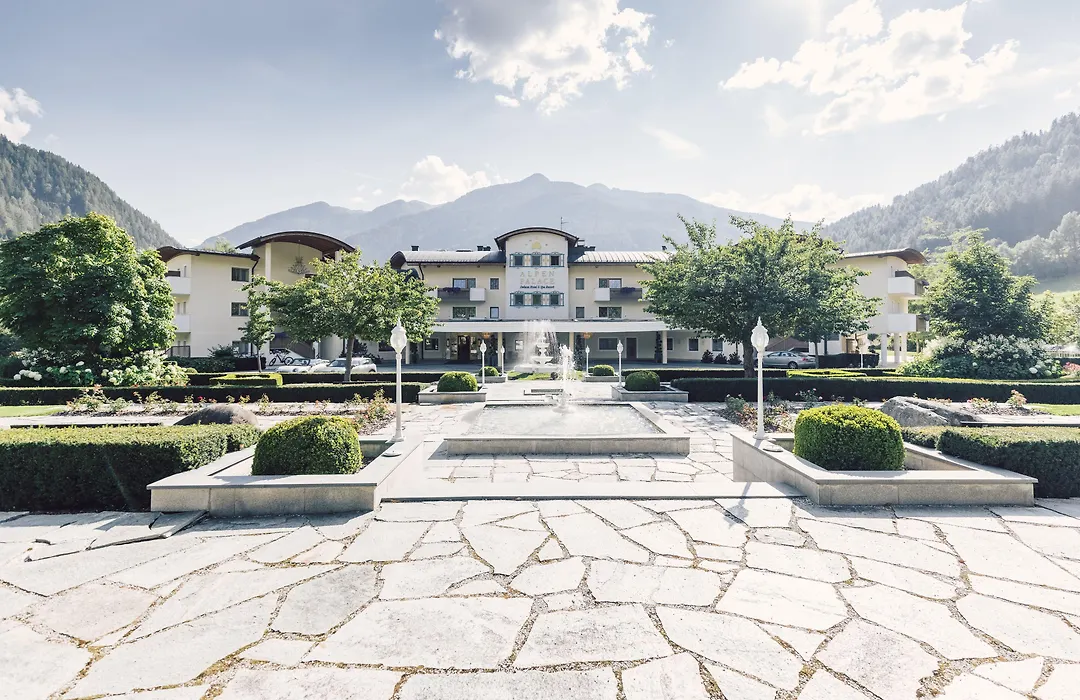 Alpenpalace Luxury Hideaway & Spa Retreat-1
