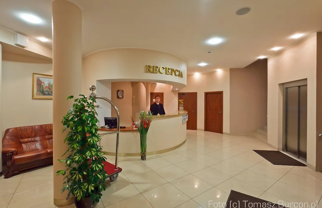 Amber Hotel-1