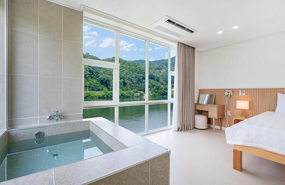 Nami Island Chaeungan Pool Villa-1