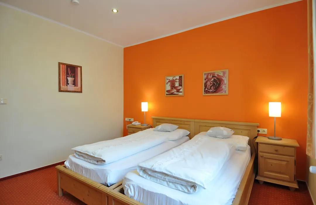 Wellness Hotel Zlatá Lípa-1