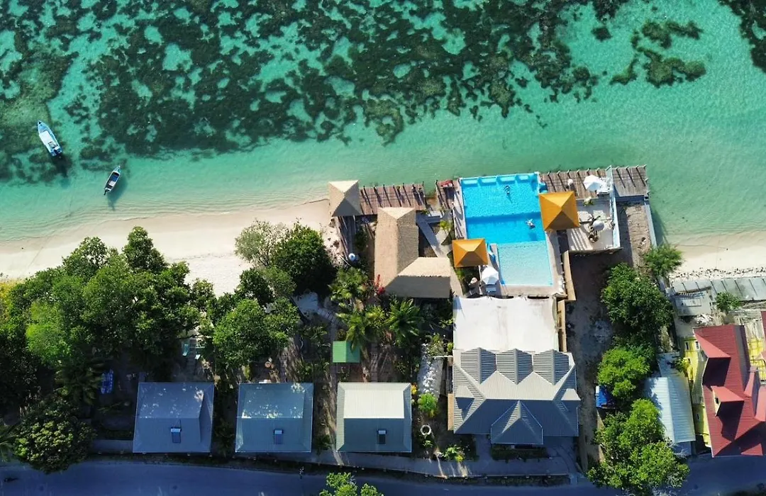 La Digue Luxury Beach Bungalow Spa&Gym-1