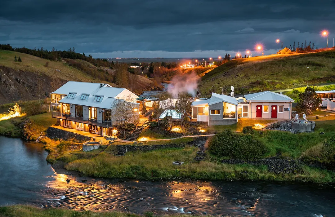 Frost&Fire Hotel-1
