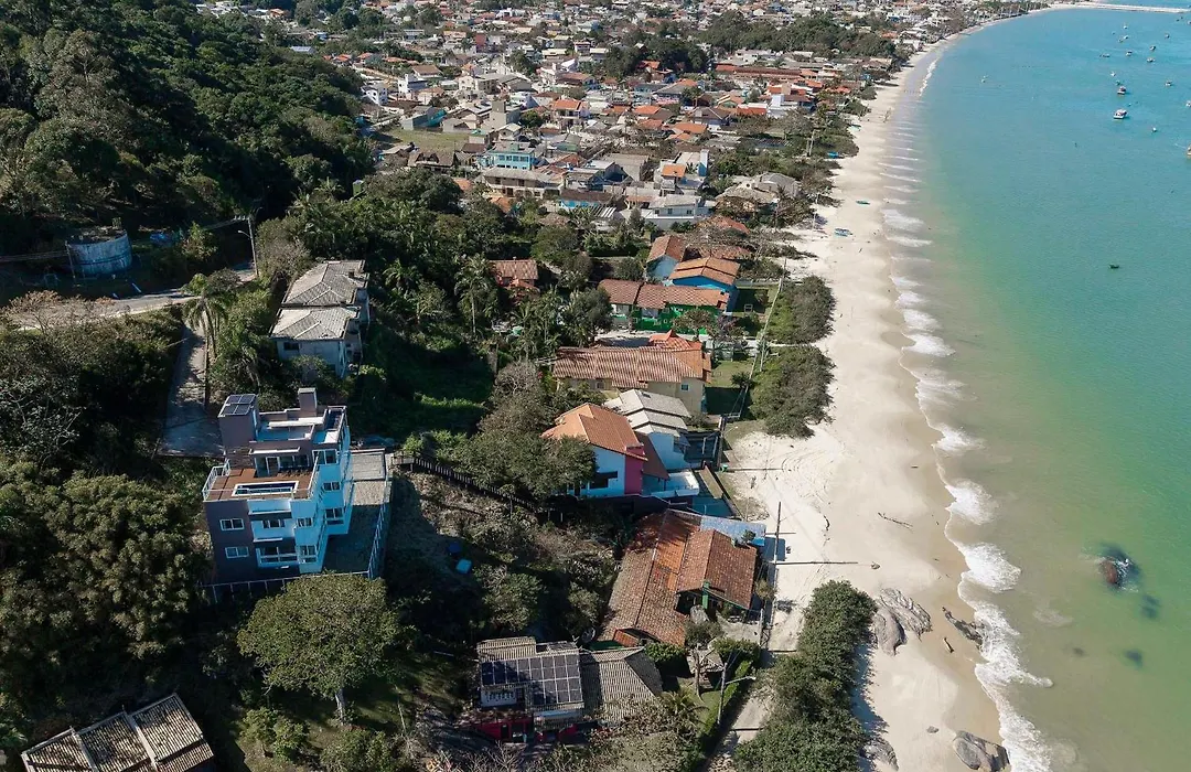 B300 - Casa Beira Mar Com Piscina Privativa-1