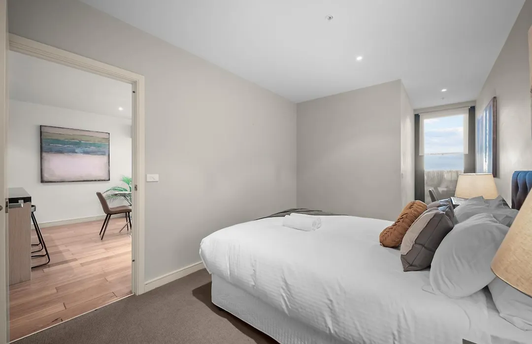 The Quiet Side Of The City - A Stylish 2 Bed 2 Bath Retreat-1