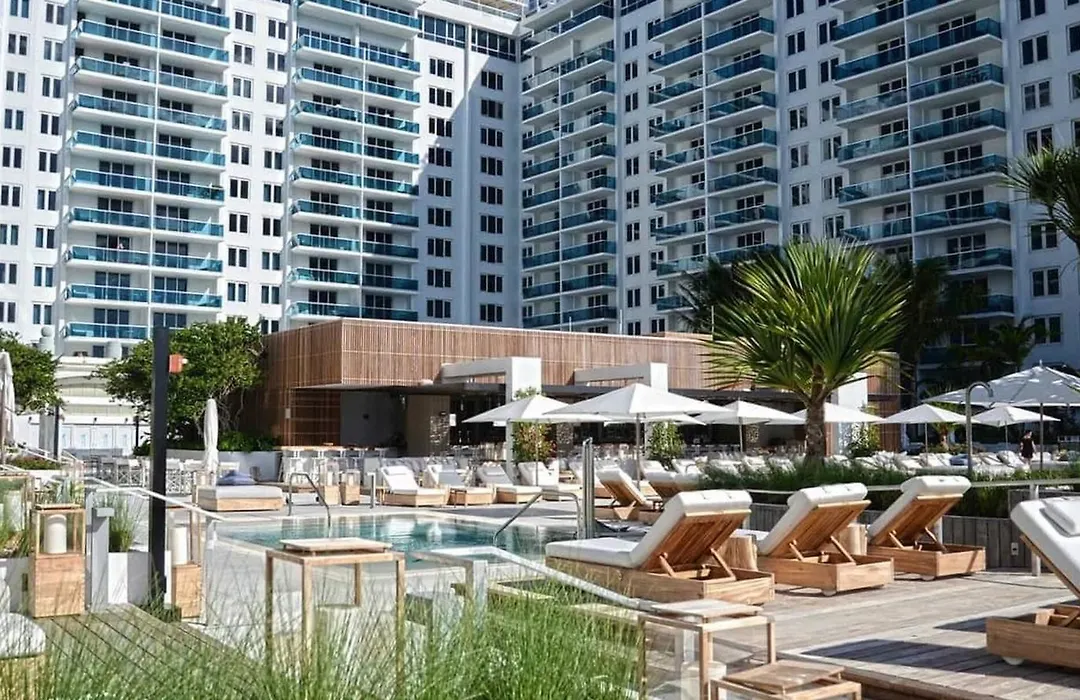 Amazing View 1 Hotel Corner Unit 2Br/2Ba W Balcony-1