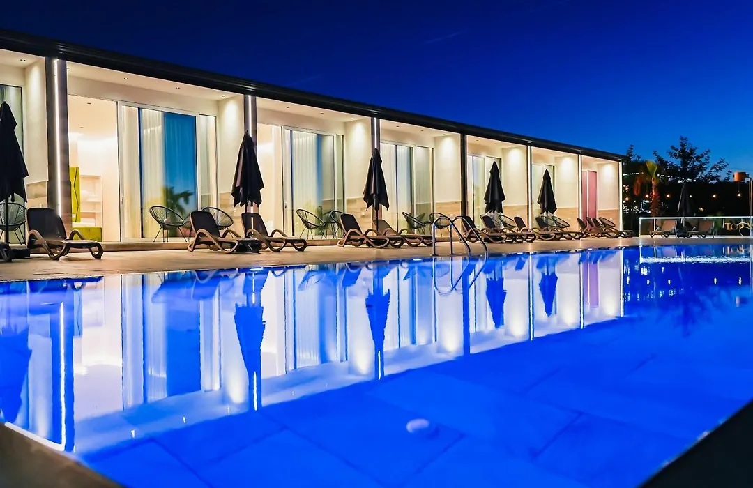 Lumeris Lakeview Suites And Spa-1