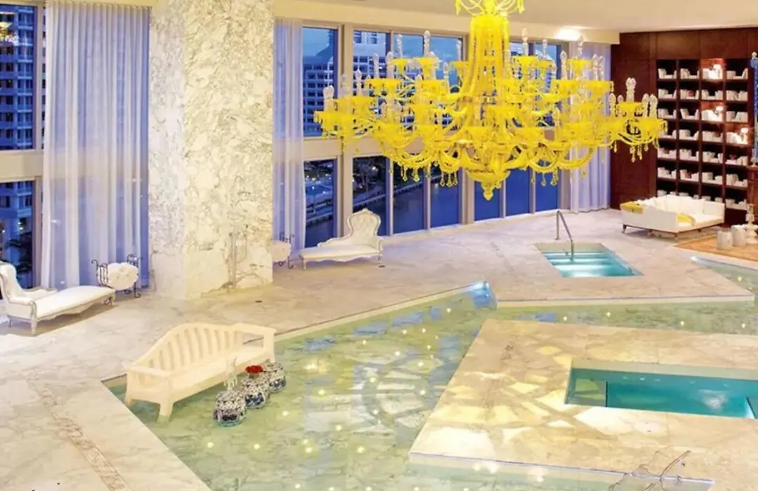 Ocean Pool Views Corner Unit Gym Spa Jacuzzi-1
