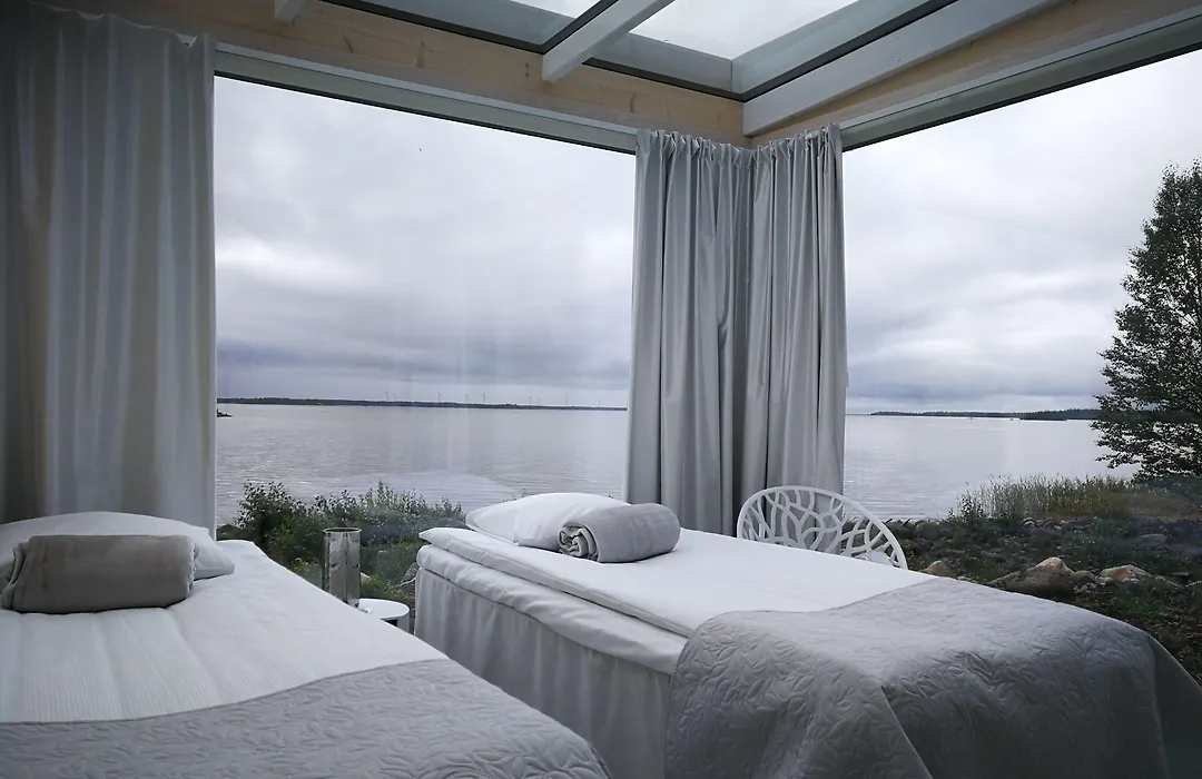 Seaside Glass Villas-1