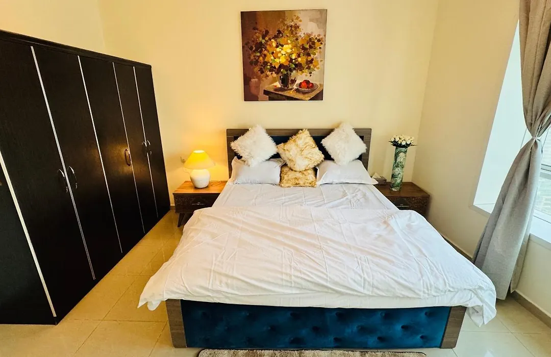 Beautiful 1 Bedroom Apartment Close To Metro-1