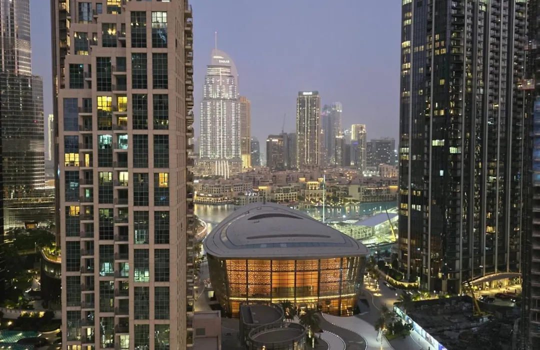 Private 2Br Oasis With Jacuzzi, Massage Chair, Ps5, Steps Away From Opera, Dubai Mall, Dubai Fountains-1