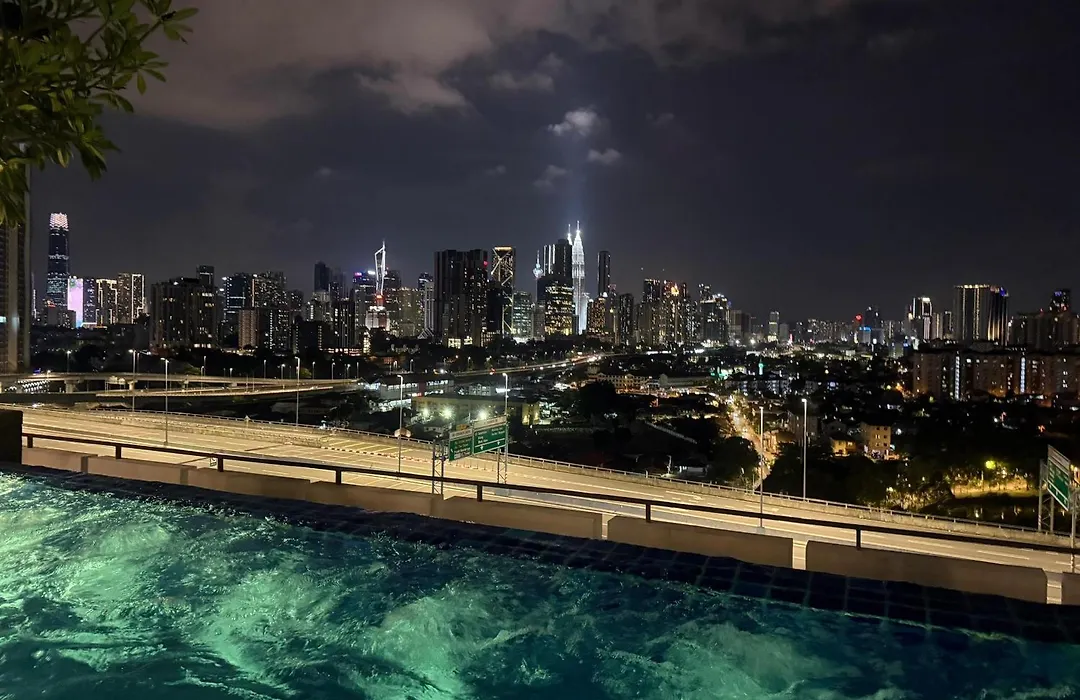 5 Min To Klcc Lrt Datum Jelatek Infinity Pool Wonderful View Vip Facilities Sky Ring-1