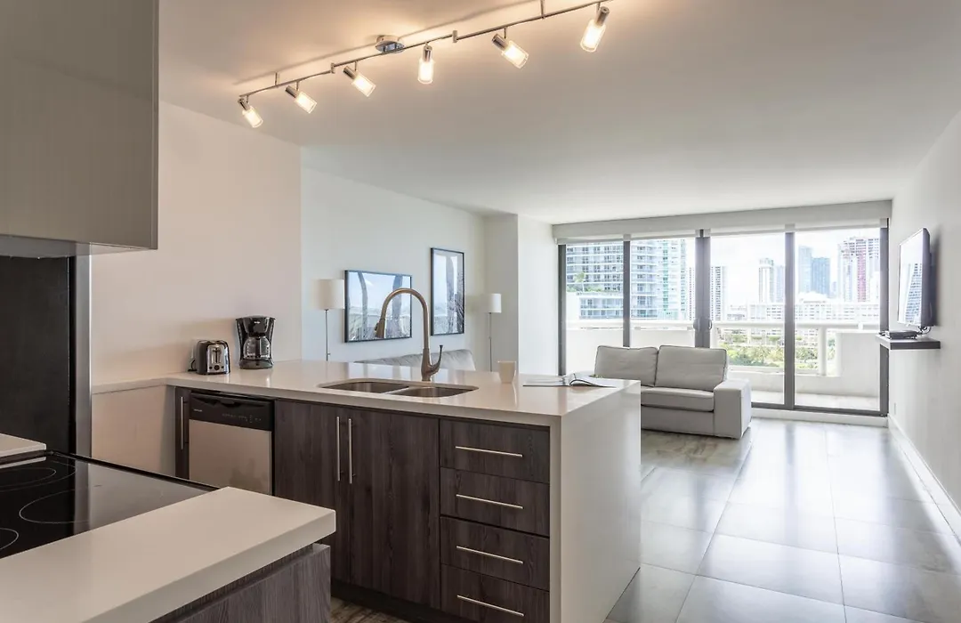 4 Bdr Sweeping Bayfront Elegance-1