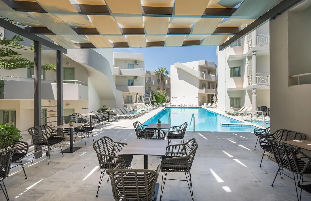 Summer Beach Hotel-1