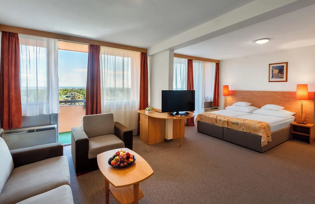 Hunguest Hotel Freya-1