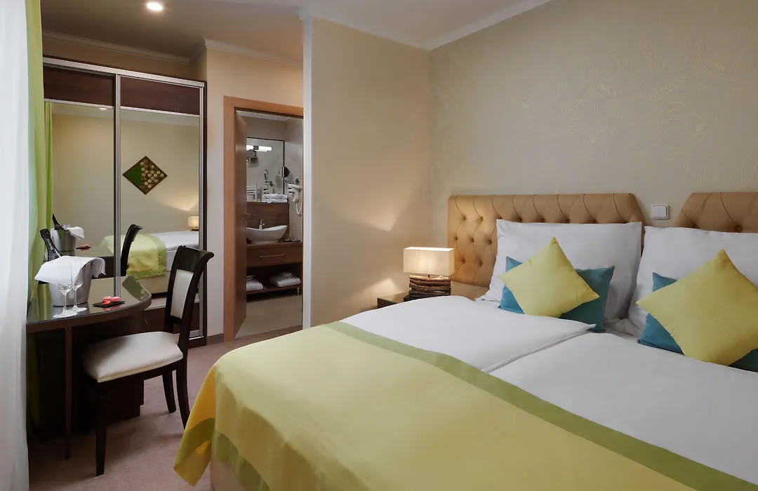 Honour And Grace Hotel-1