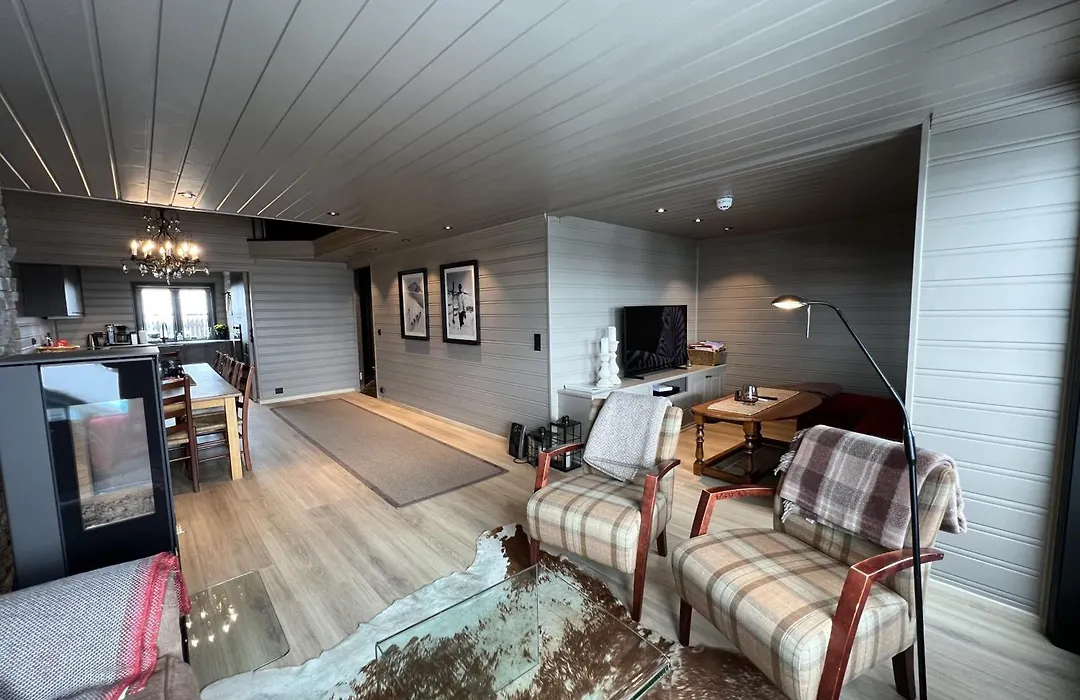 Large Balcony With Panoramic Mountain Views-1