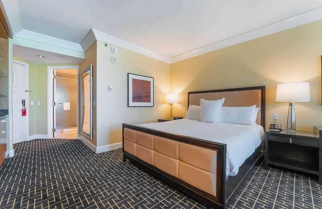 Five Star Trump Hotel No Resort And Cleaning Fees-1