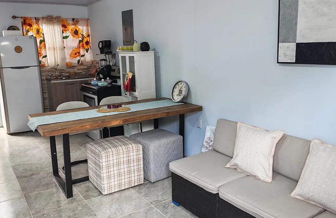 Pequena Casita Karina-1