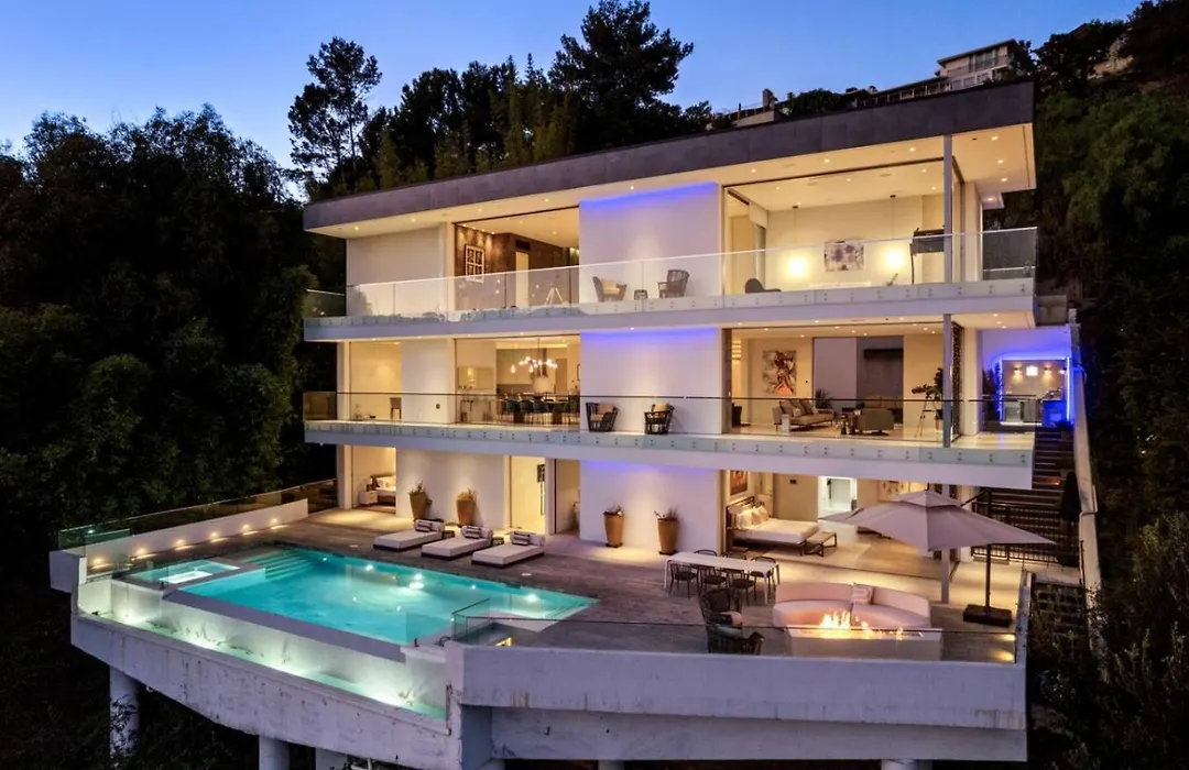 Stunning Hollywood Villa Pool And Panoramic Views-1