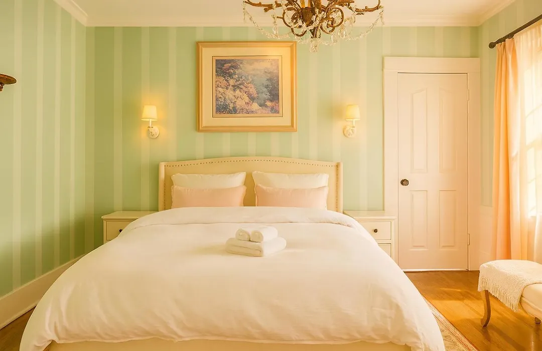 Iconic Hollywood Homestay Near Walk Of Fame-1