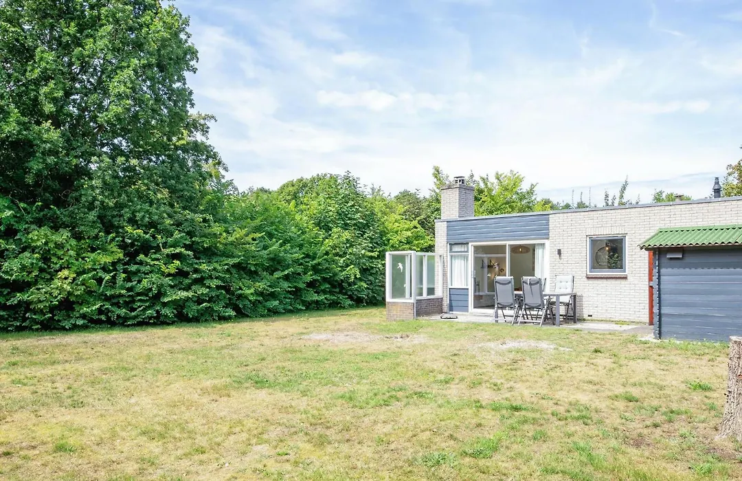 Cozy Holiday Home In Den Burg With Hot Tub-1