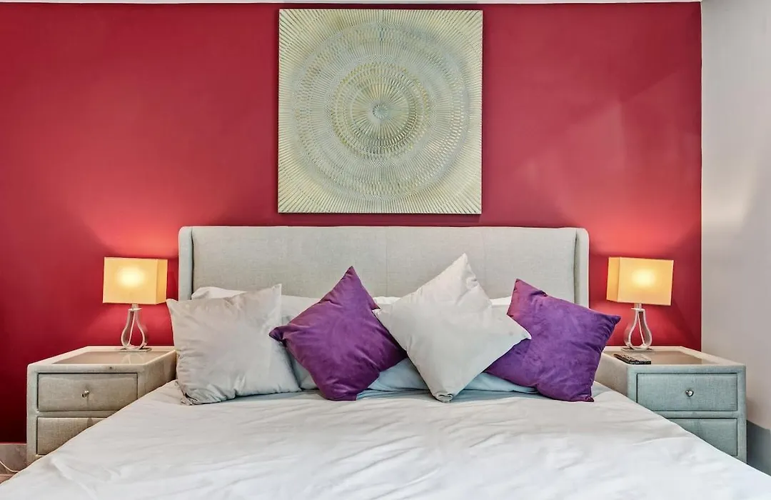 Modern 2 Bed With Balcony & London Eye Views-1