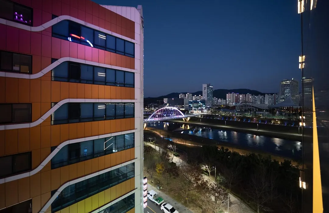 Golden Business Hotel-1