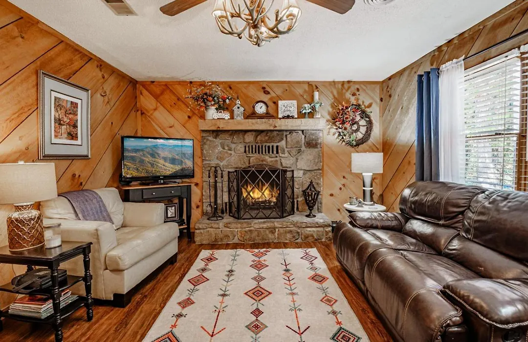 Wooded Bliss - Outdoor Hot Tub, Pet Friendly + Single Level Cabin!-1