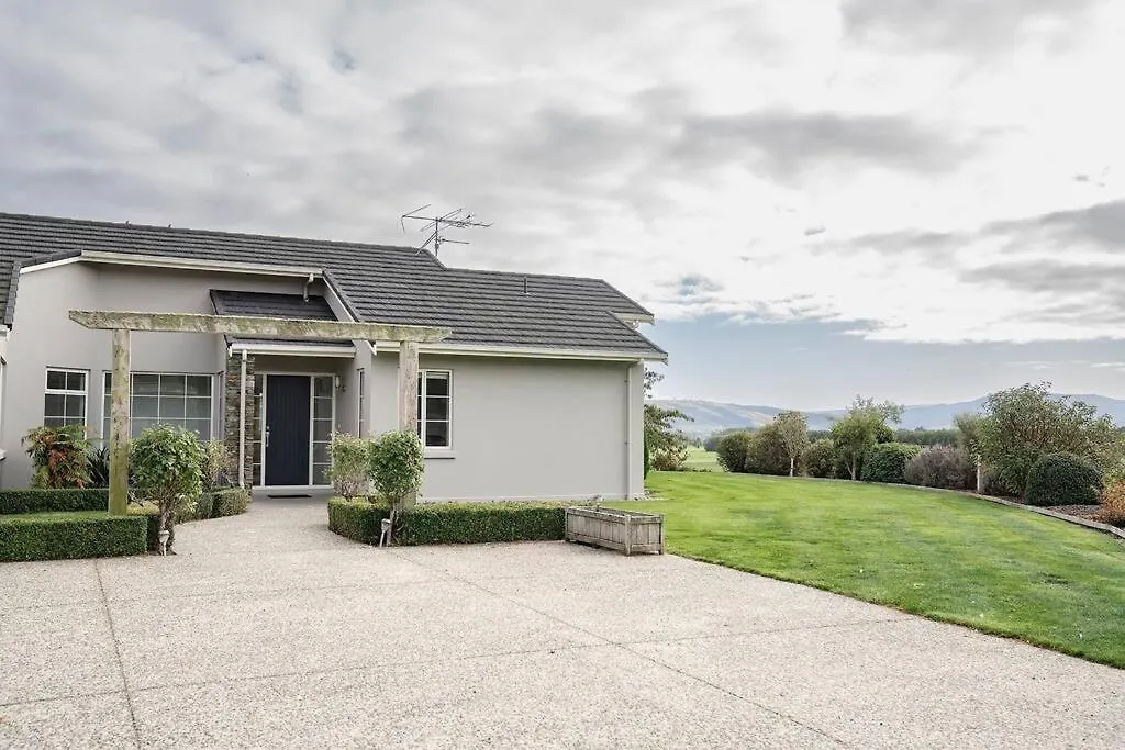 Meadowbank Taieri View-1