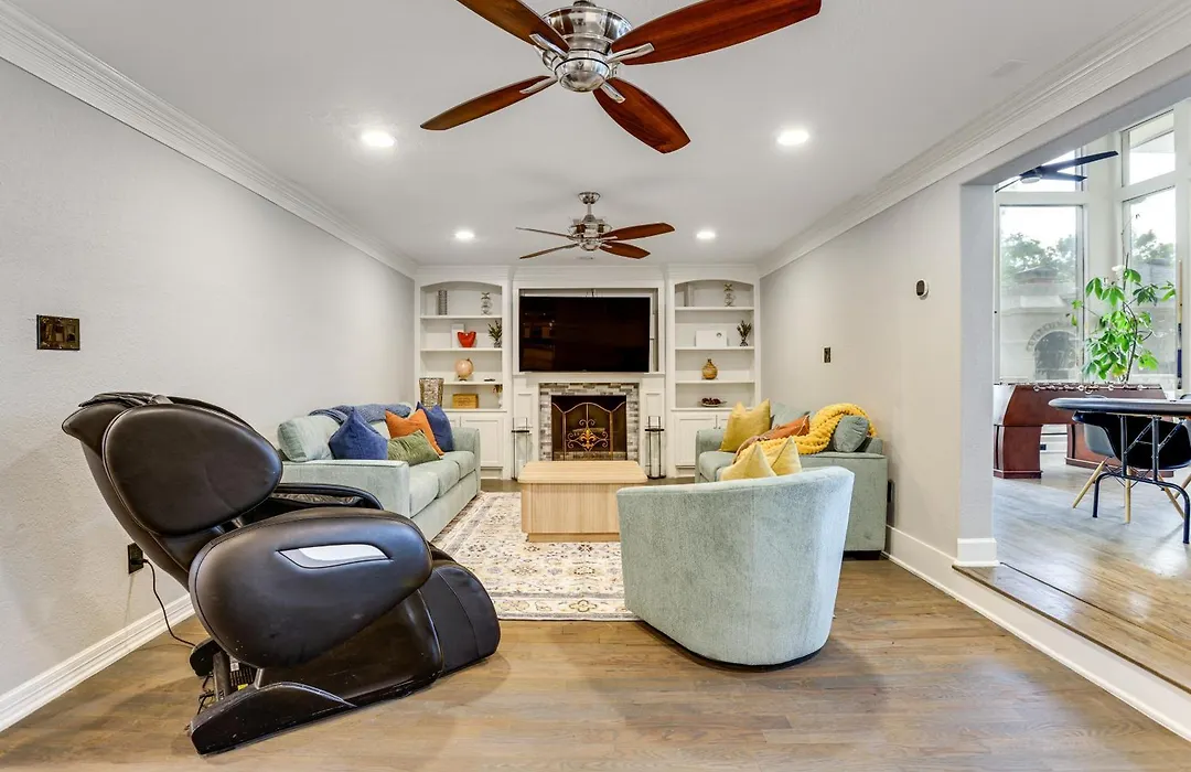 Heated Pool, Hot Tub, Game Room: Houston Group Gem-1