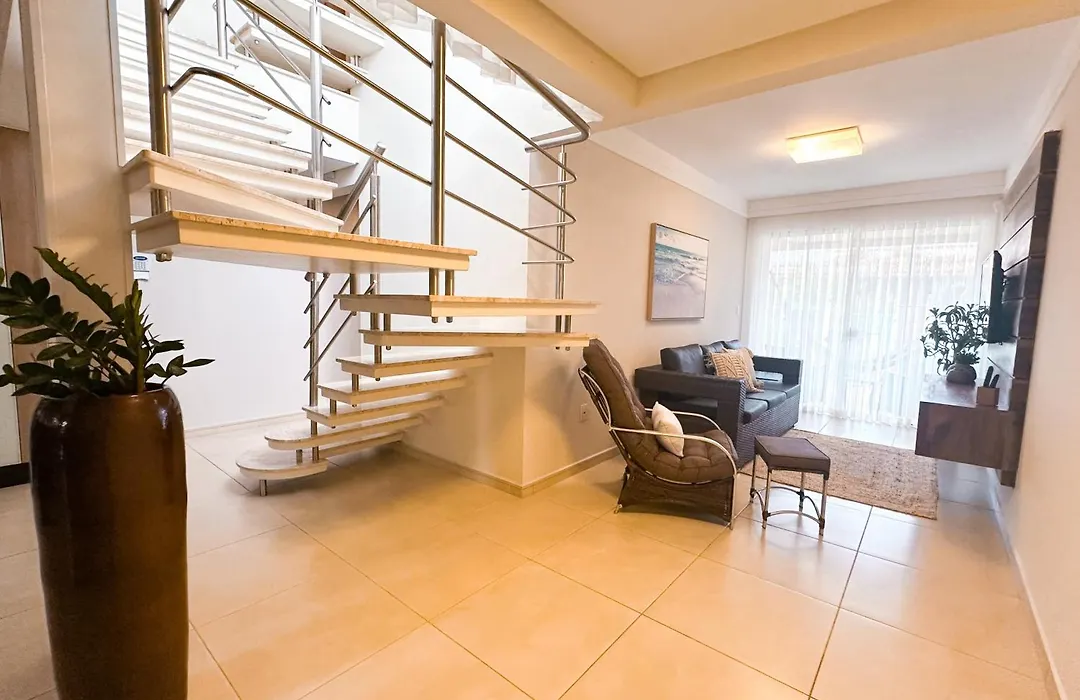 Triplex 3 Suites Com Jacuzzi Em Canto Grande-1