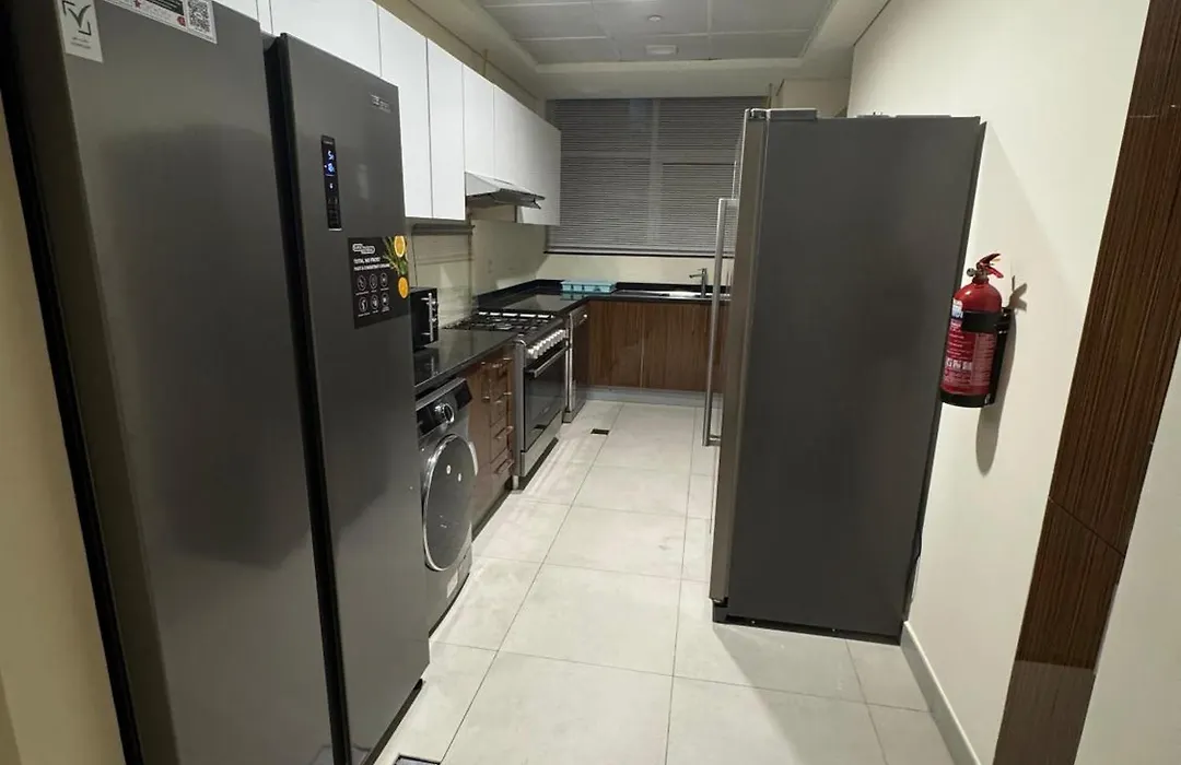 Joyful Journeys Marina Arcade Private Room For 2 - Shared Kitchen-1