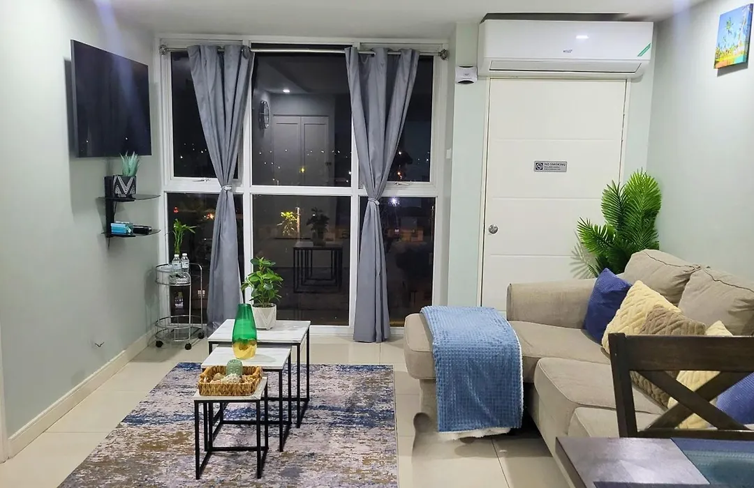 Bayfront Apartment With Security, Pool &Beach Front-1