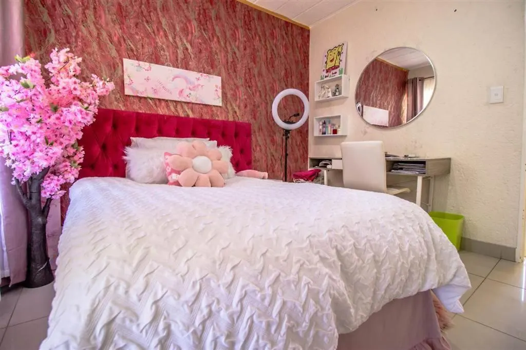 Seaside Apartment In Camps Bay-1