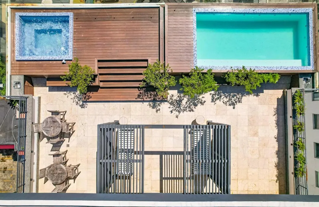 Upscale City Center Condo, Pool, Gym-1