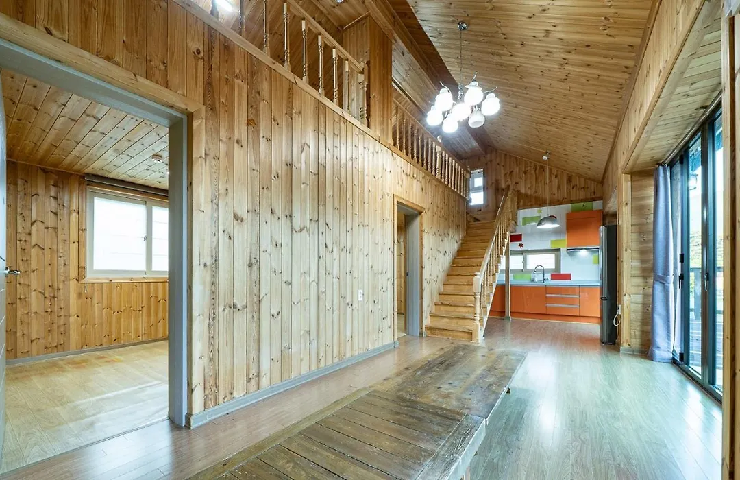 Gyeongju Byeolgwadaliyagi Dog-Friendly Pension-1