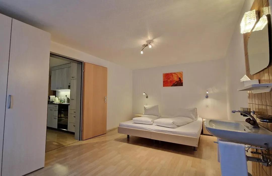 Hotel Kristall-1